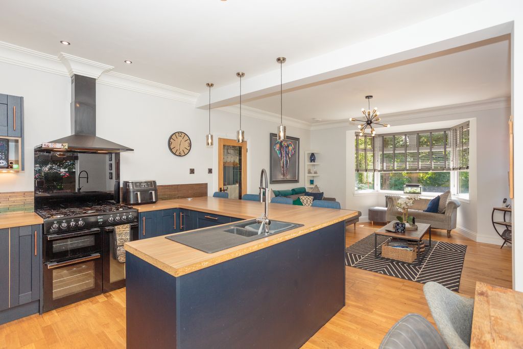 Property photo 3 of 42 Kitchen/Sitting Room