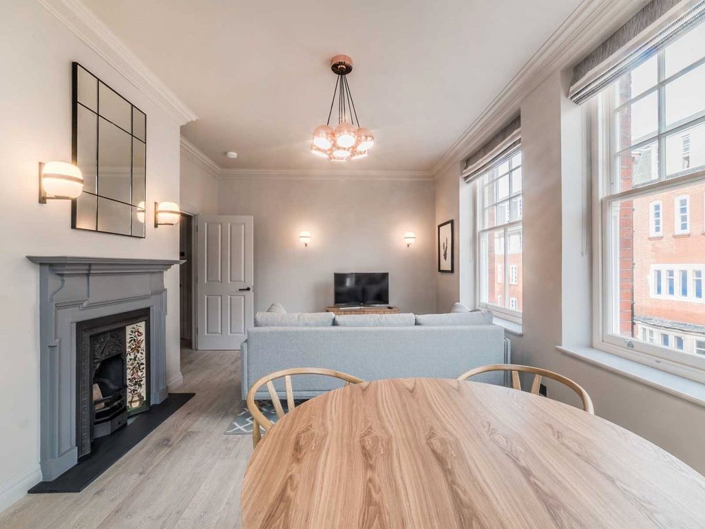 Property photo 2 of 13 Drury Lane House