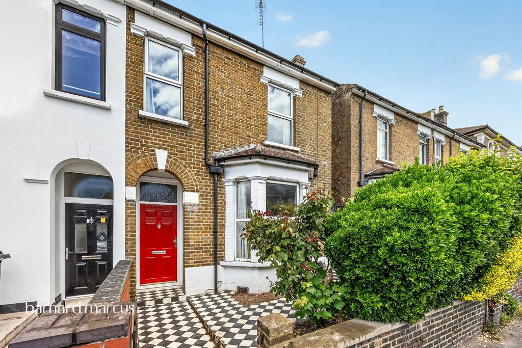 Property photo 1 of 16