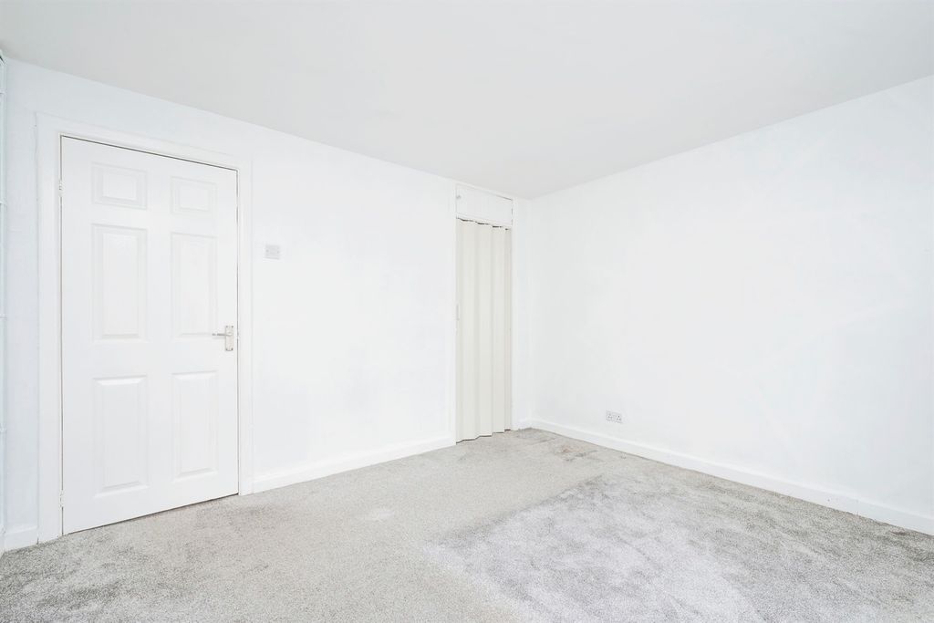 Property photo 3 of 15 Image