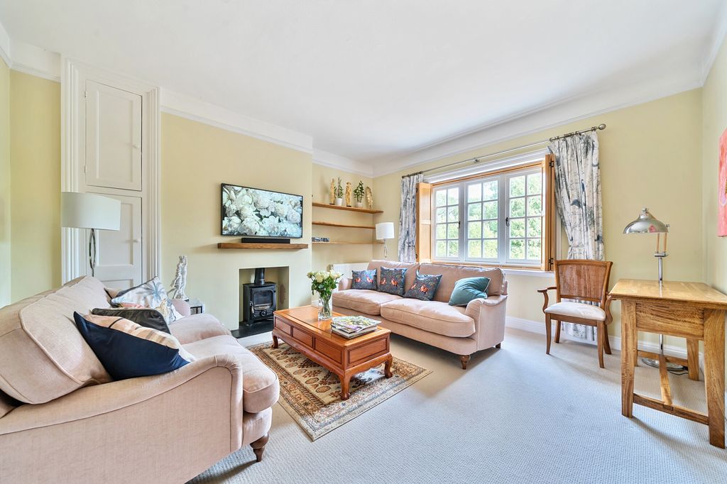 Property photo 3 of 14 Sitting Room