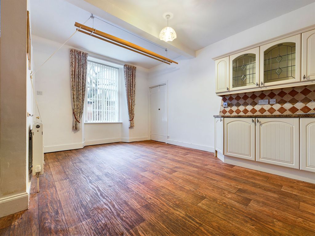 Property photo 2 of 7 Kitchen