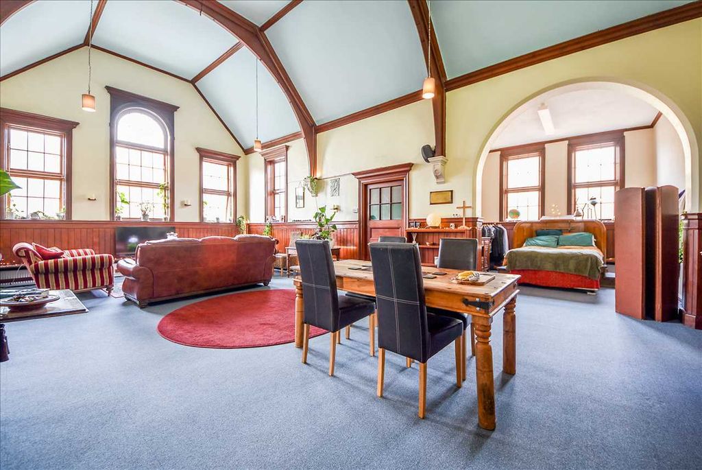 Property photo 3 of 15