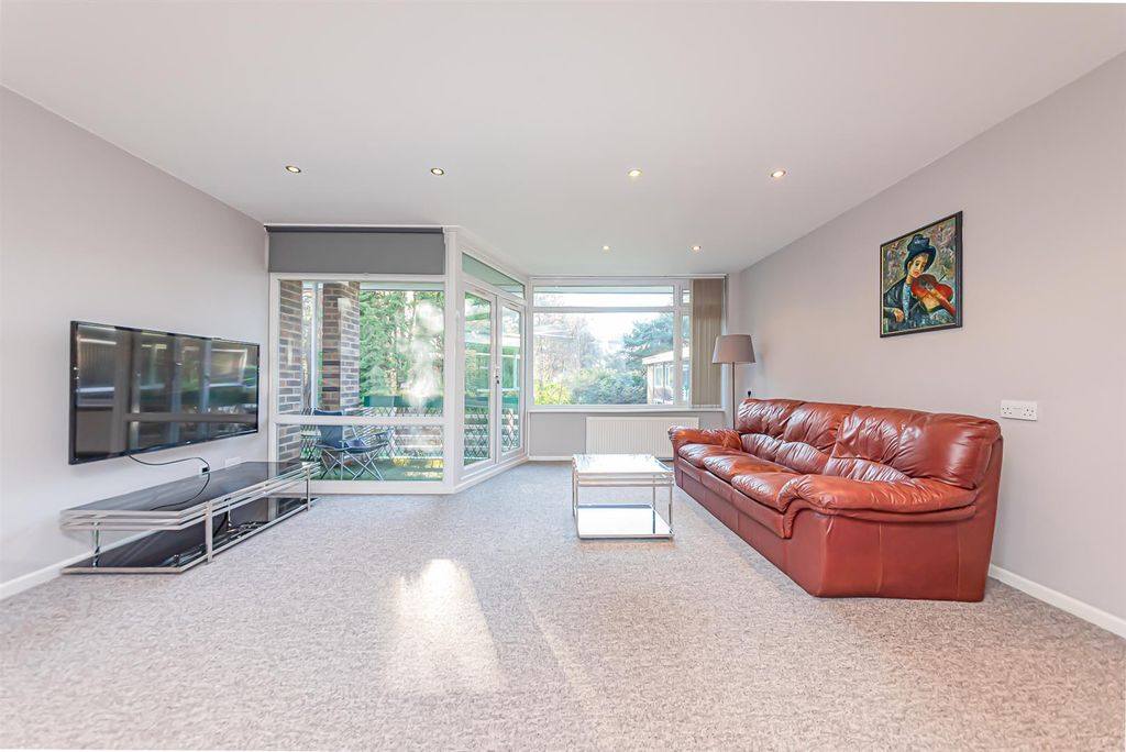 Property photo 2 of 23 6 Birch Court (12).Jpg