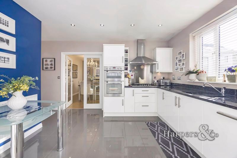 Property photo 3 of 30 Photo 25