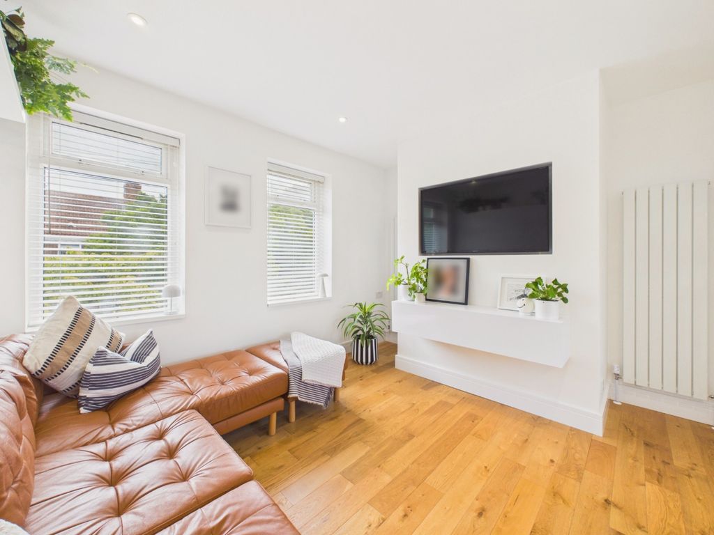 Property photo 3 of 16 5320585