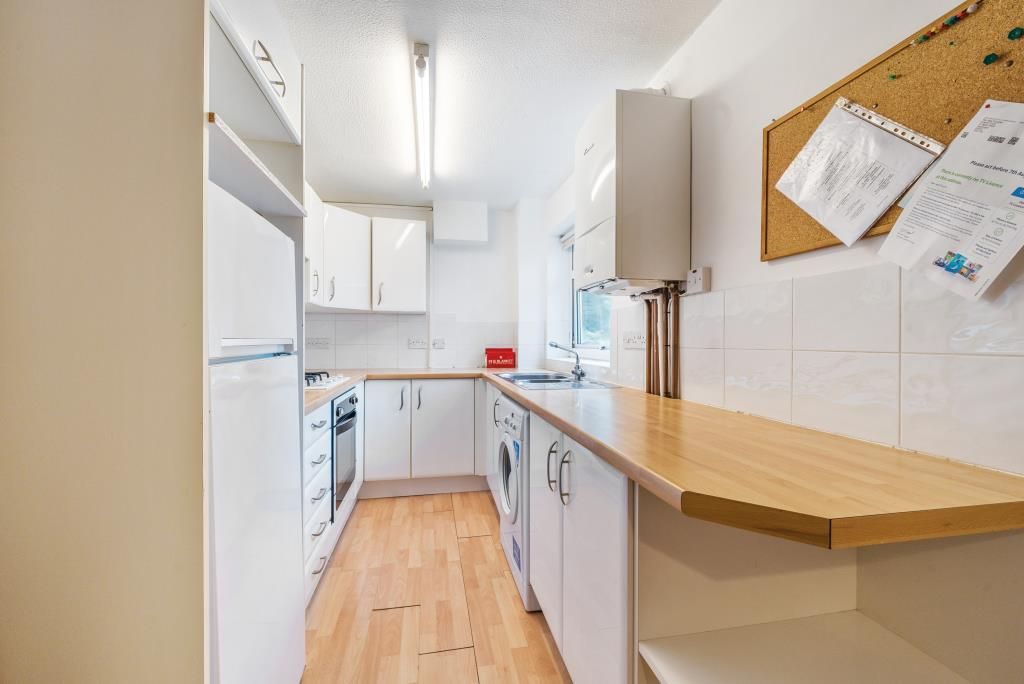 Property photo 3 of 11 Kitchen