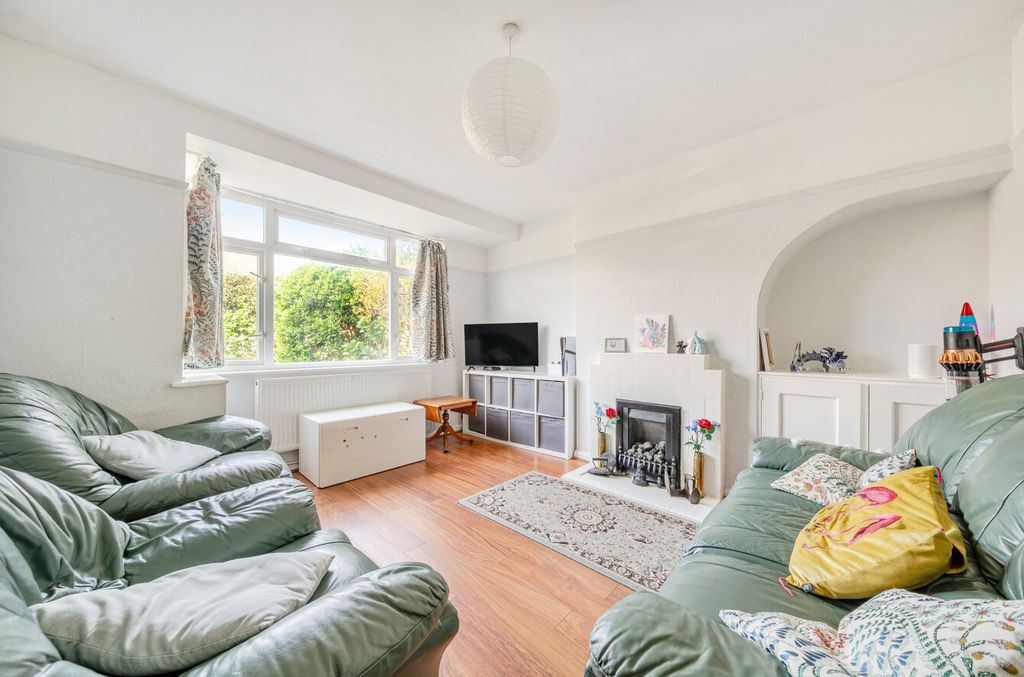 Property photo 2 of 14 1438901-20-69d76E...