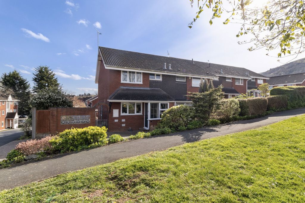 Property photo 1 of 18