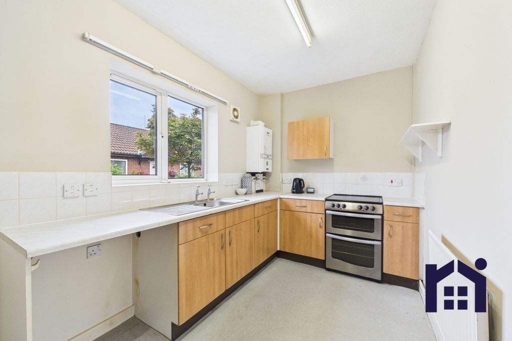Property photo 3 of 14 Kitchen
