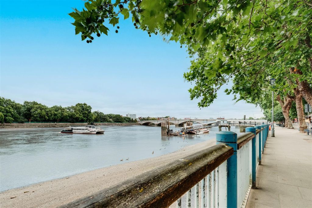 Property photo 2 of 10 15. Thames View 2.Jpg