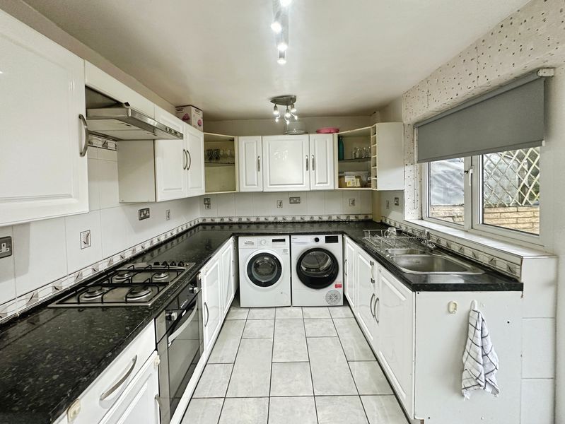 Property photo 3 of 14 Photo 11