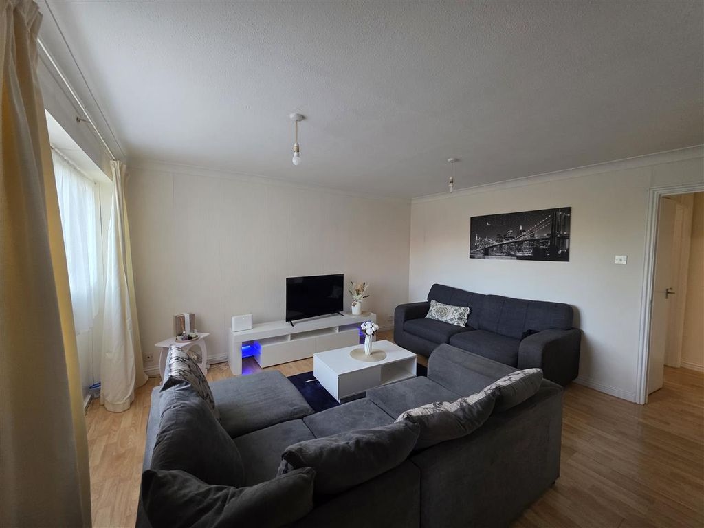 Property photo 2 of 2 Lounge