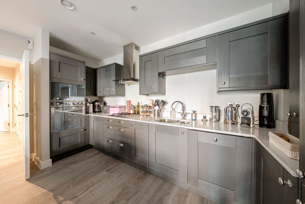 Property photo 3 of 14 1-69Ca41A83De94-1...