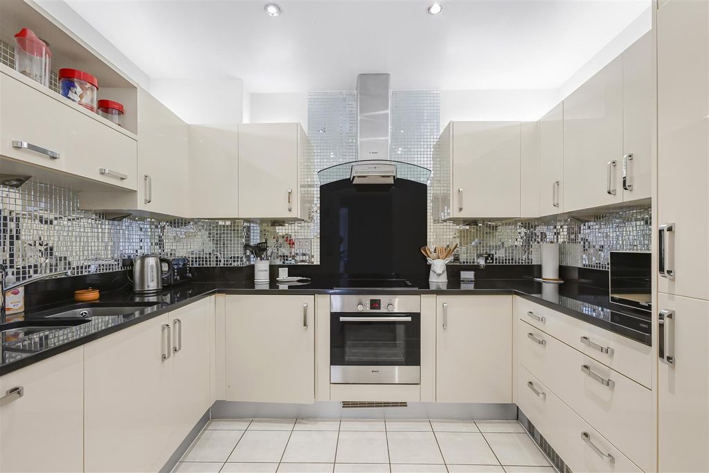 Property photo 3 of 28 22_63243.Jpg