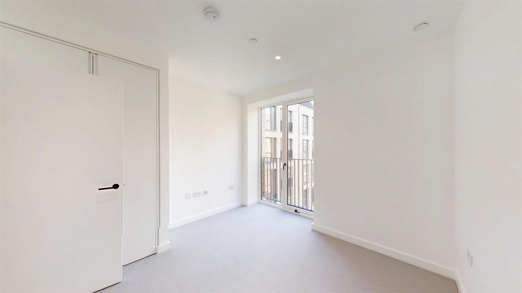 Property photo 2 of 8 The-Ashbee-Brent-Cross-Town-09012025_111351.Jpg