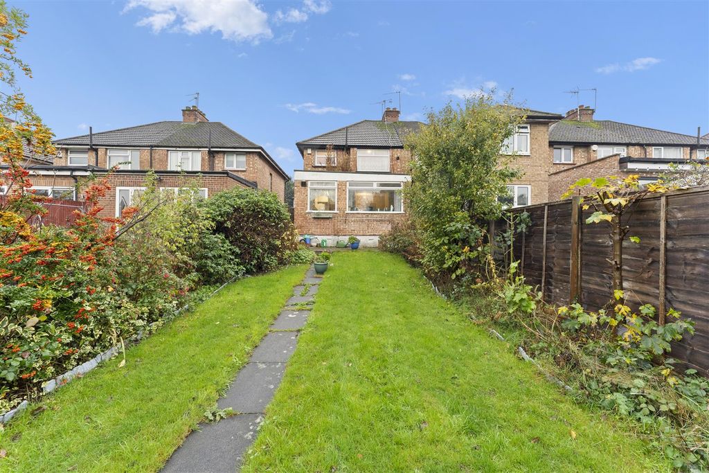 Property photo 2 of 11