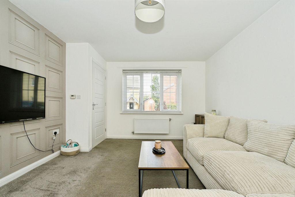 Property photo 3 of 15