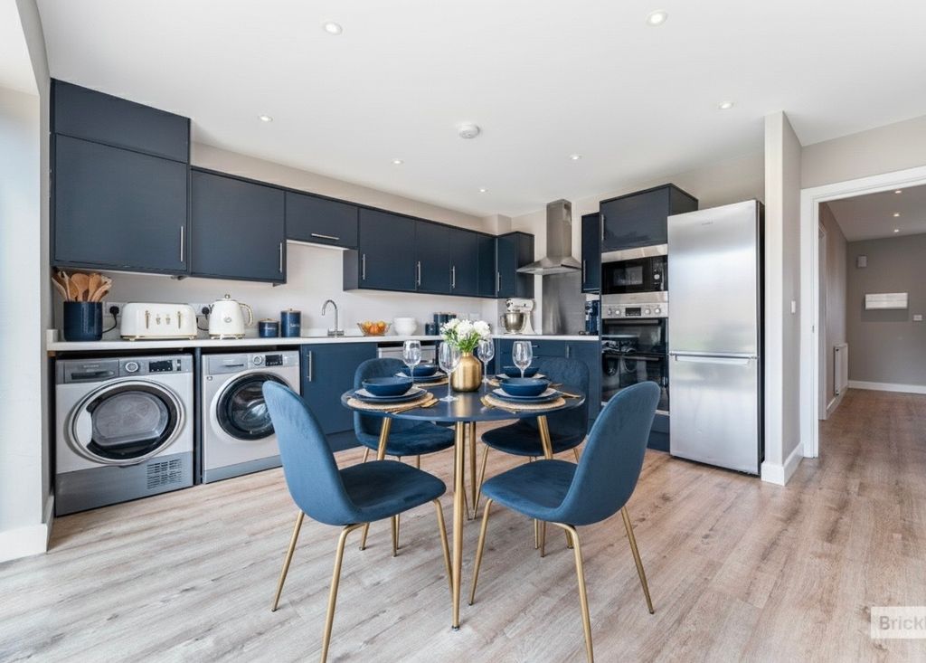 Property photo 3 of 13 Kitchen