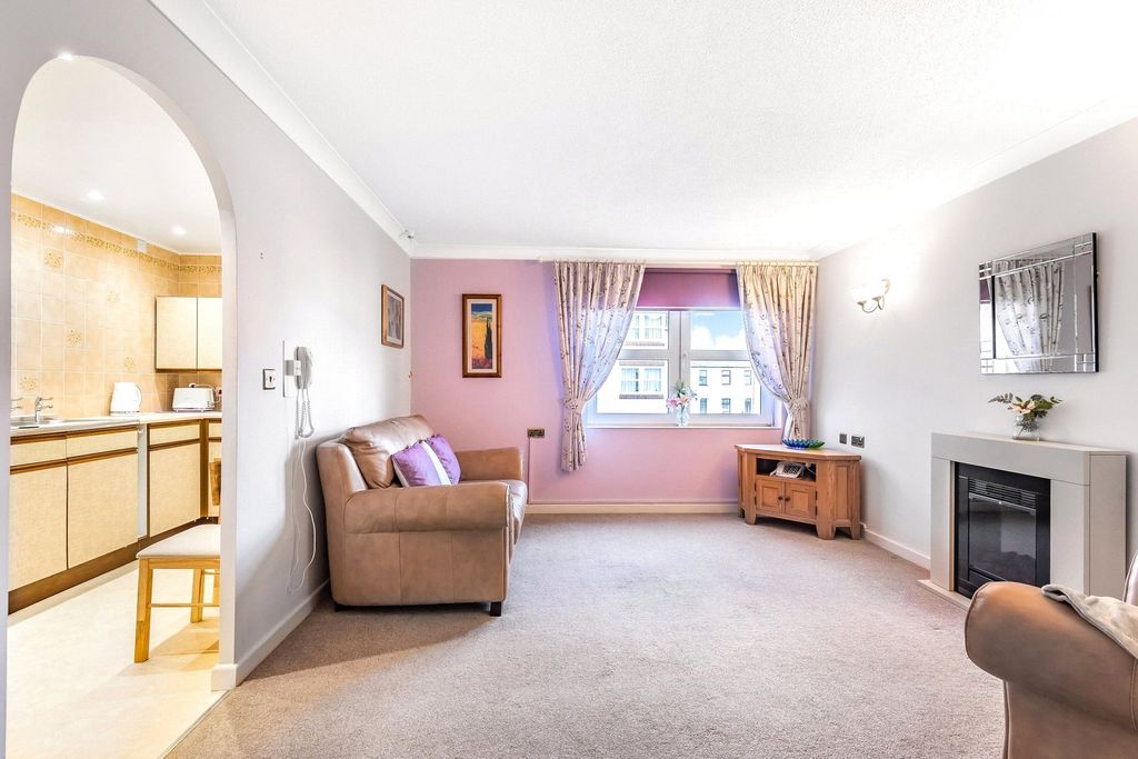 Property photo 2 of 14 Living Room