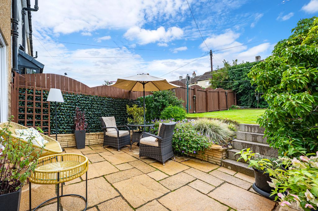 Property photo 2 of 41