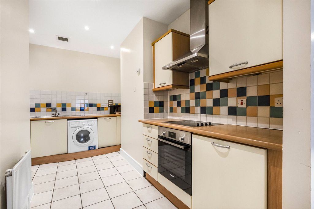 Property photo 3 of 20 Kitchen