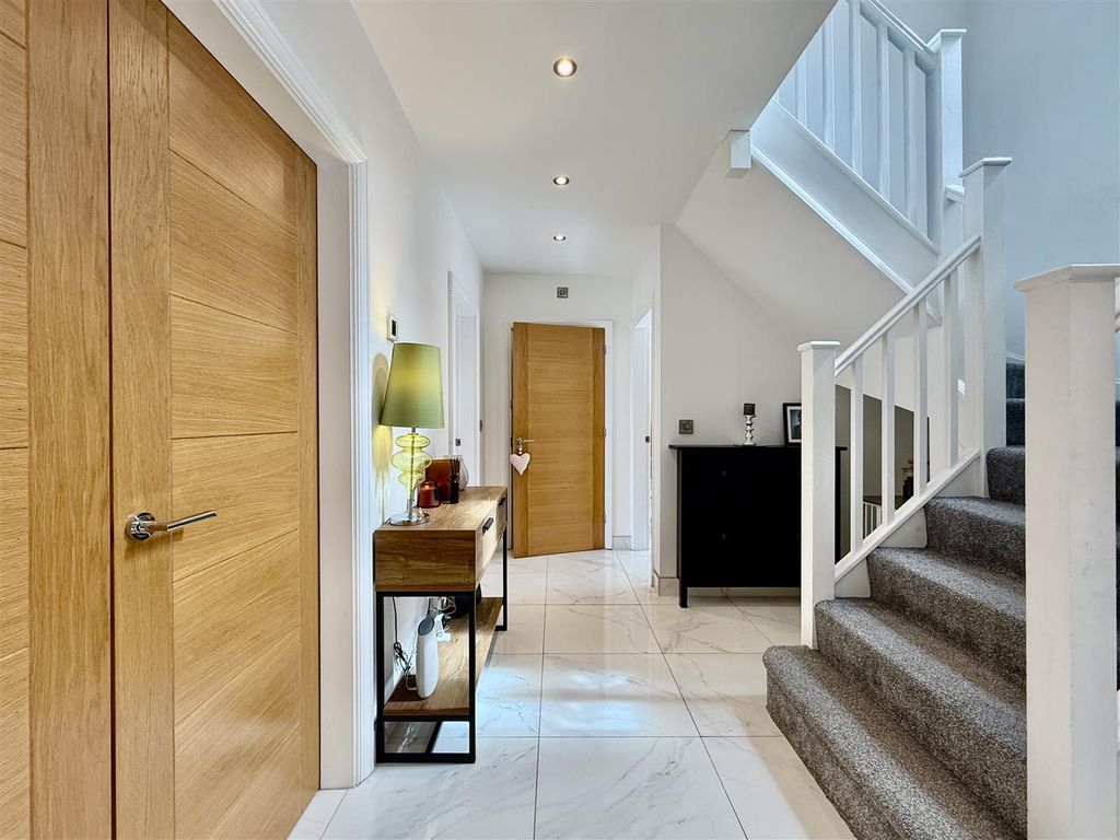 Property photo 3 of 33 3