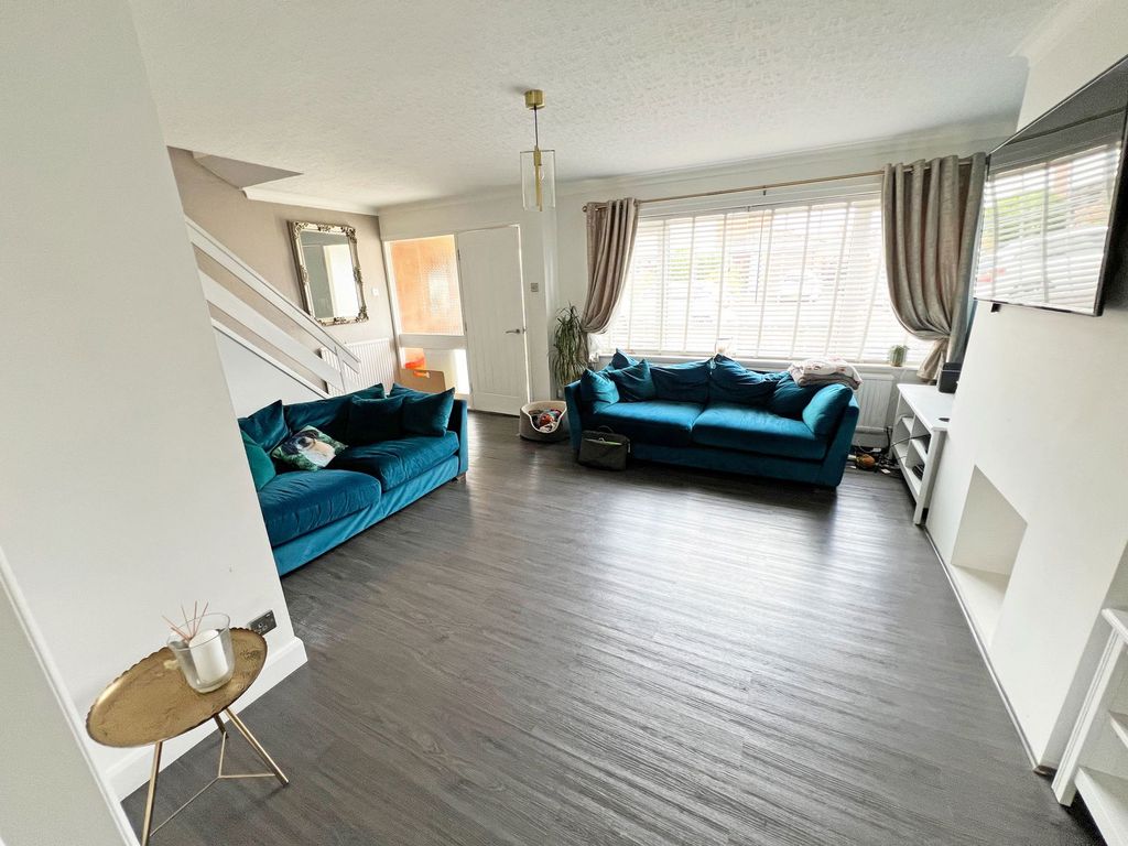 Property photo 3 of 15