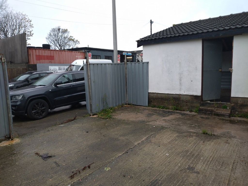 Property photo 2 of 9