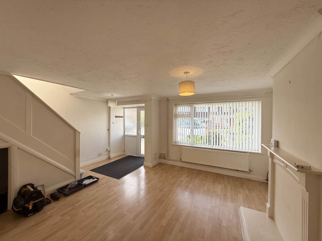 Property photo 3 of 18 Orchard Living 1