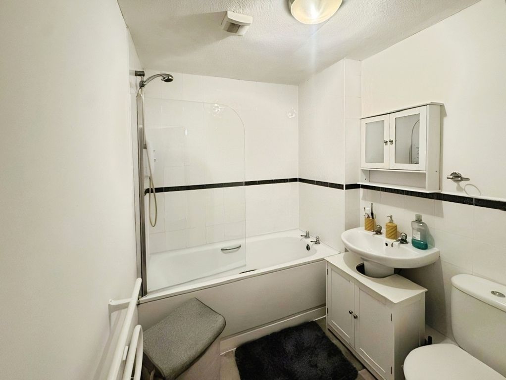 Property photo 3 of 6