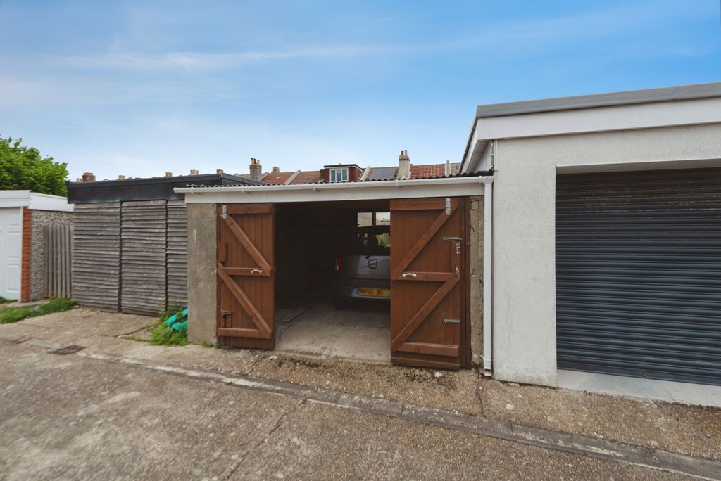 Property photo 2 of 16 Pbox-Img.Jpg
