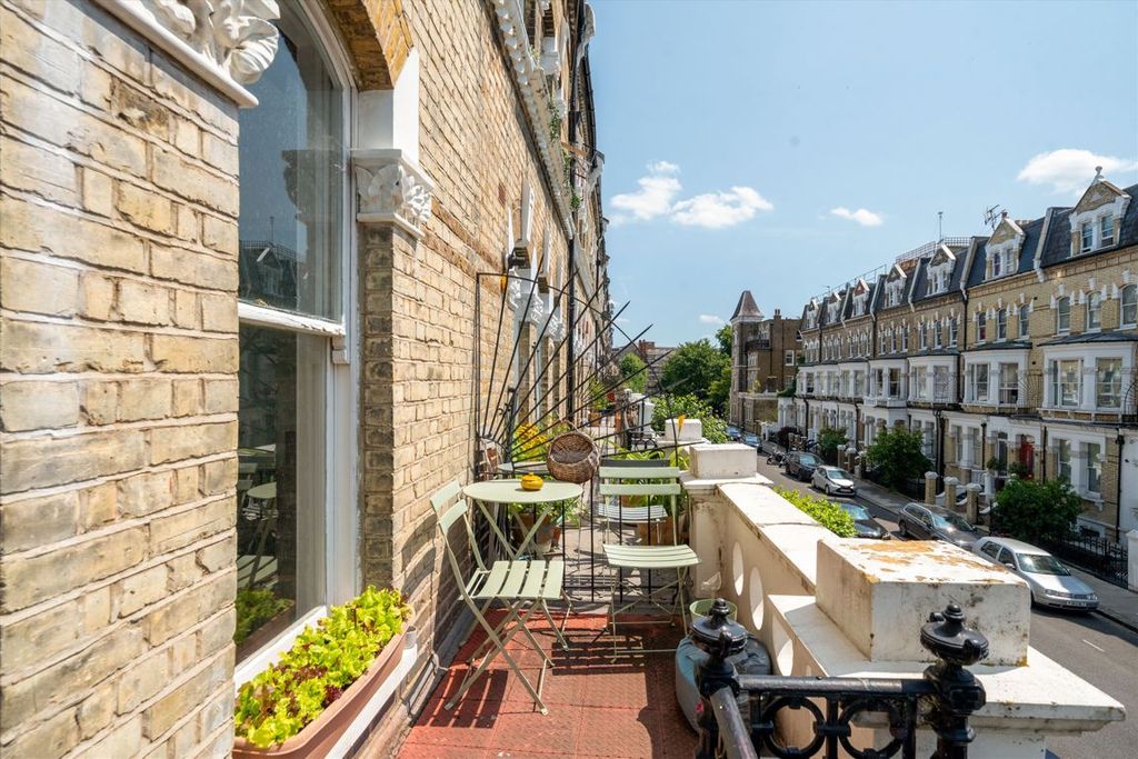 Property photo 3 of 6