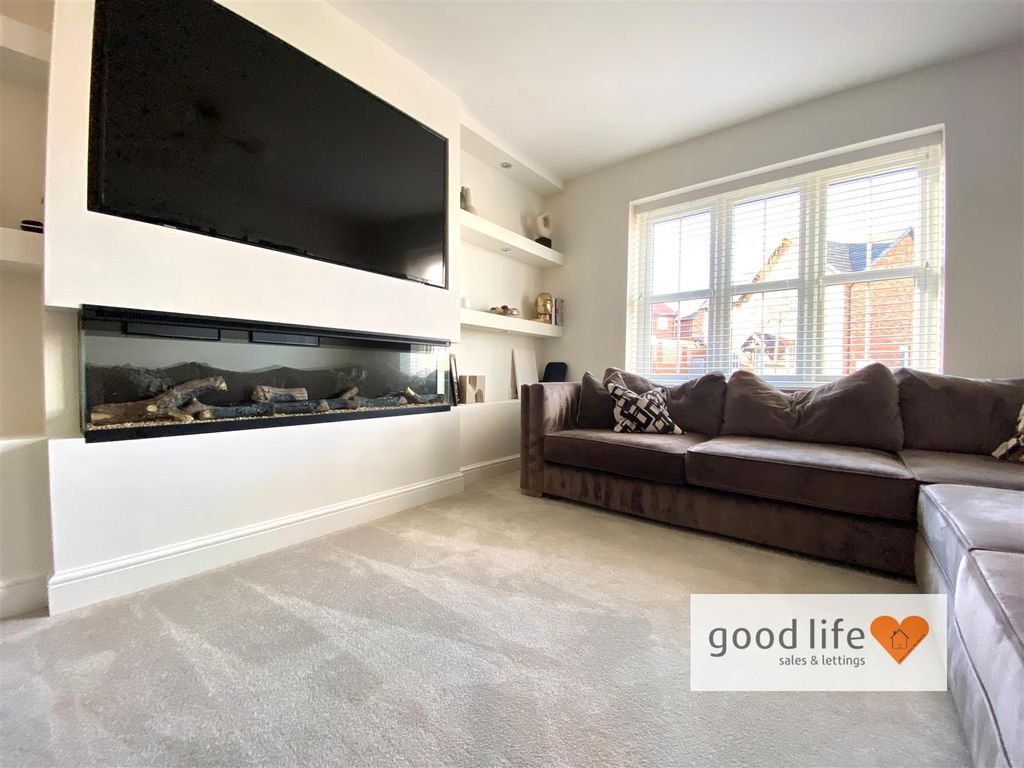 Property photo 3 of 28 20251027_140420123_Ios11Cor.Jpg