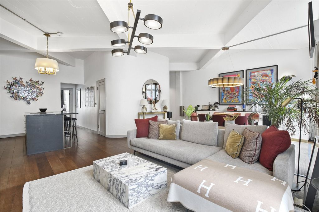 Property photo 2 of 18 Picture No. 29