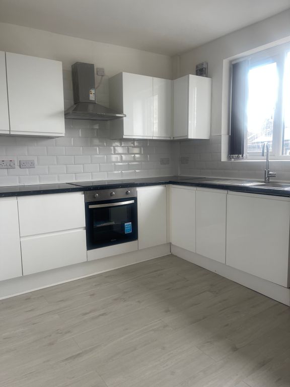 Property photo 1 of 3