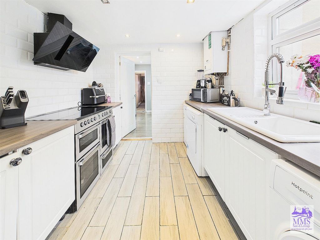 Property photo 1 of 18 Cam02633G0-Pr0288-Still012.Jpg