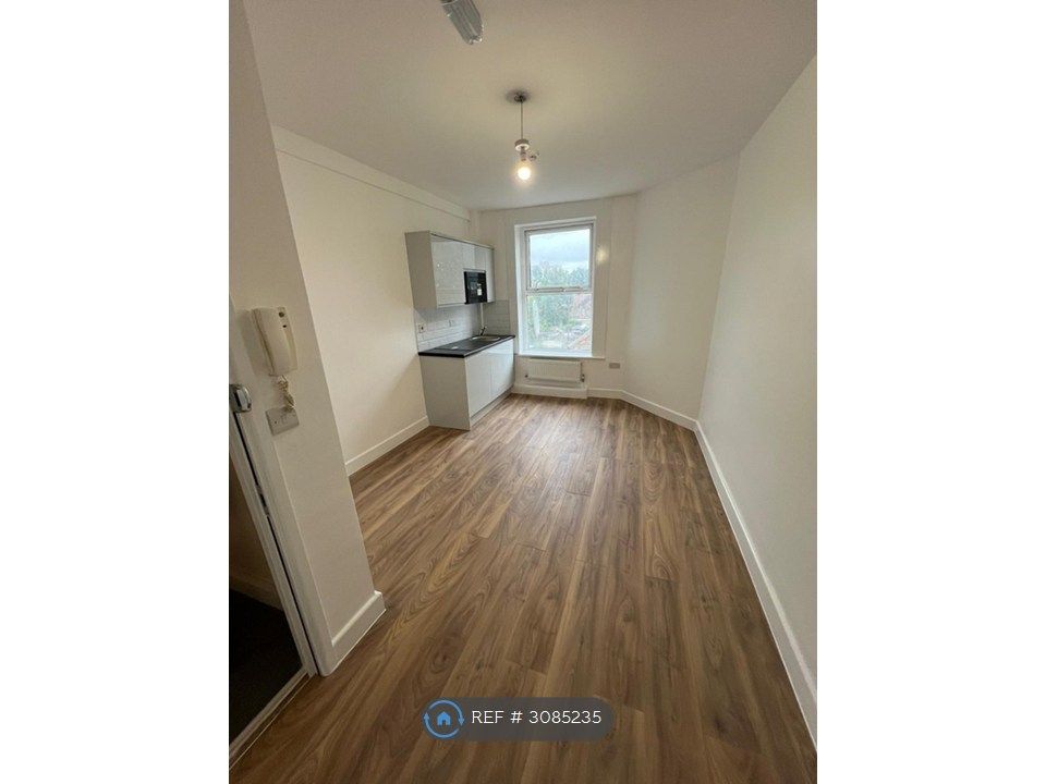 Property photo 1 of 3