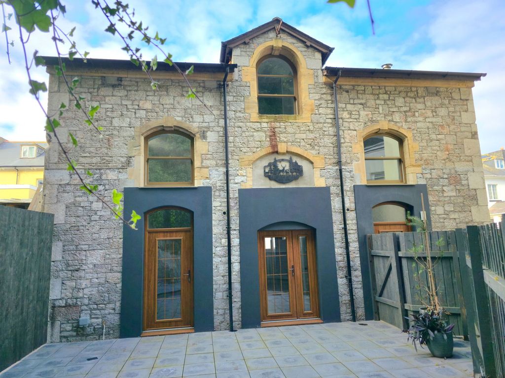 Property photo 1 of 30