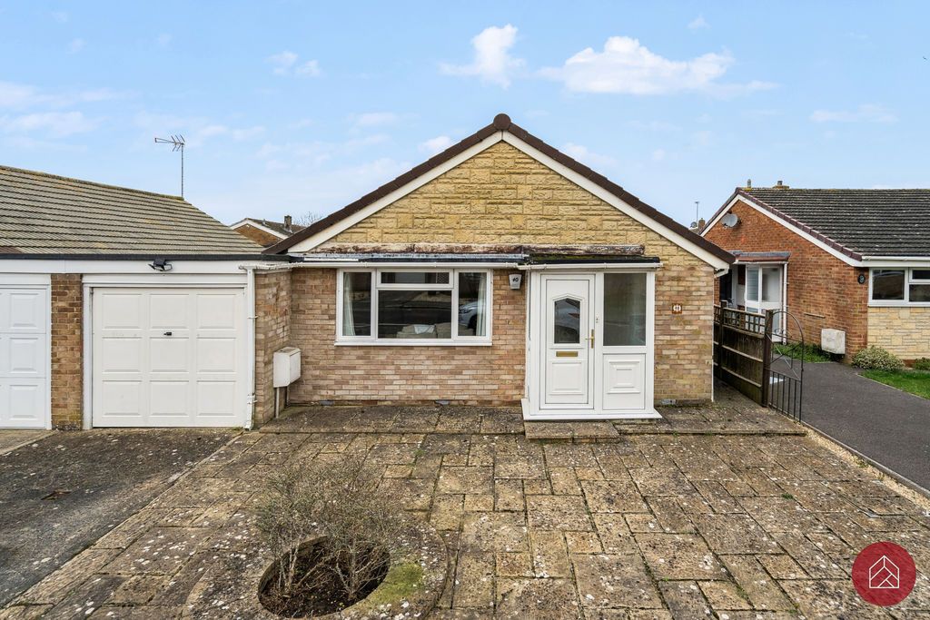 Property photo 1 of 16 Photo 17