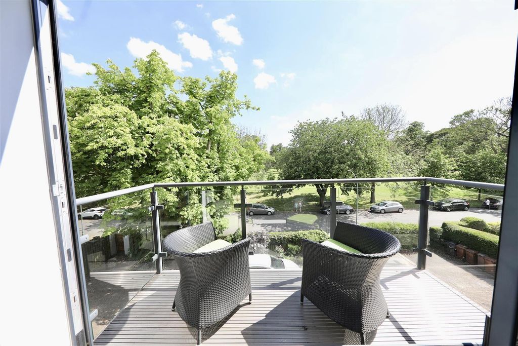 Property photo 3 of 15 Balcony