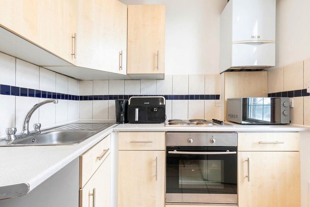 Property photo 3 of 6