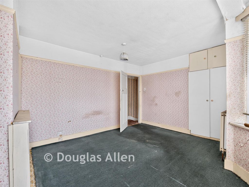 Property photo 1 of 11 Bedroom 1
