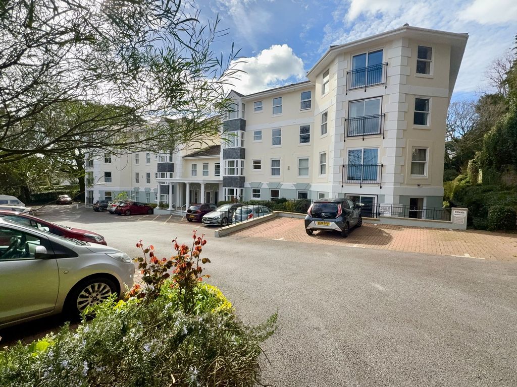 Property photo 1 of 28