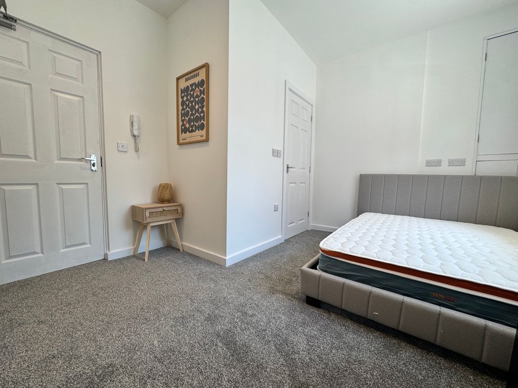 Property photo 3 of 12 Image