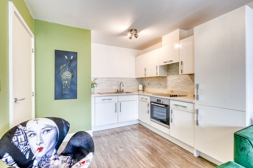 Property photo 2 of 18