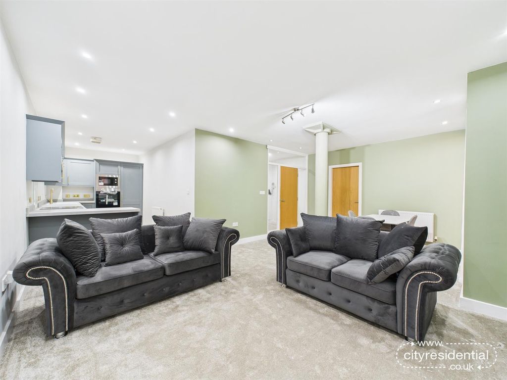 Property photo 3 of 21