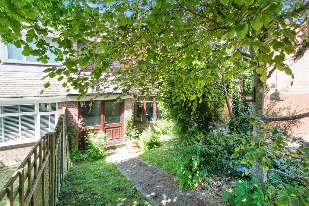 Property photo 2 of 17
