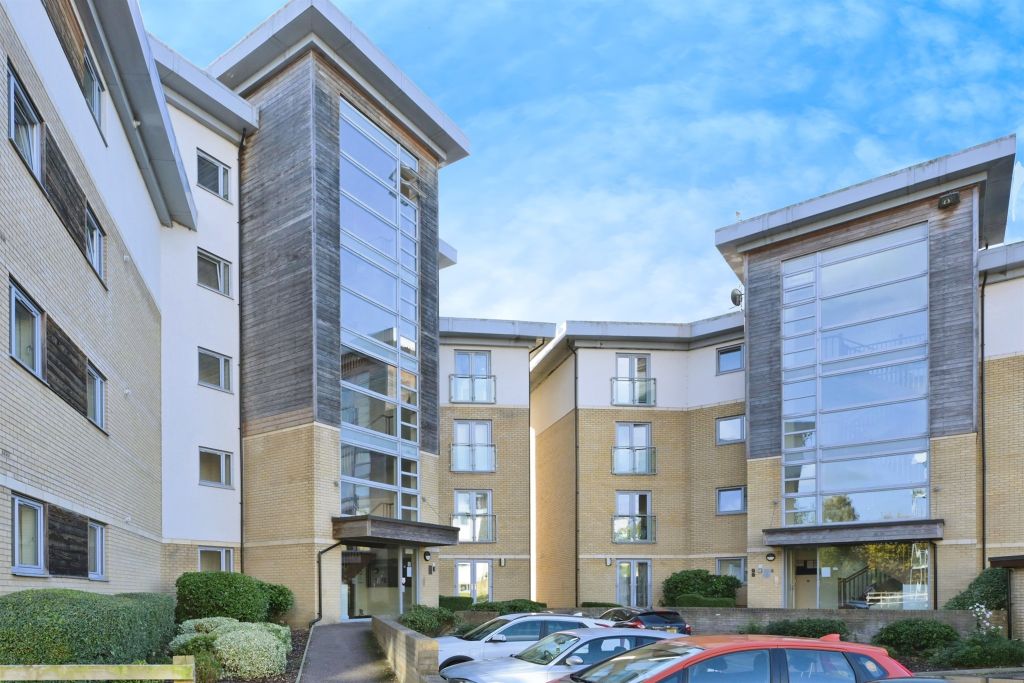 Property photo 1 of 12