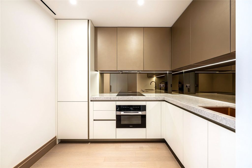 Property photo 1 of 8 Kitchen